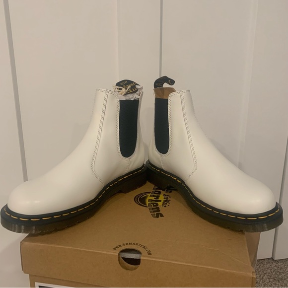NWT Dr. Martens 2976 Yellow Stitch Smooth Leather Boots - Picture 5 of 8